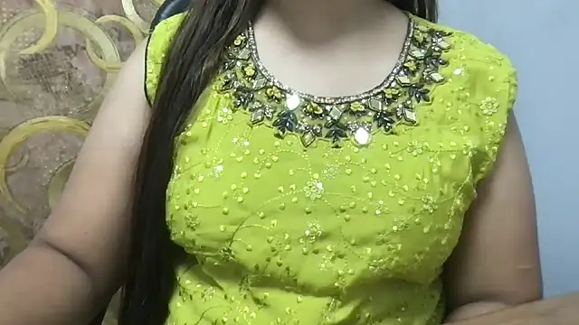 Snapshot of KhwahisHH chatting on June 14, 5:20 am KhwahisHH online show from June 14, 5:20 am