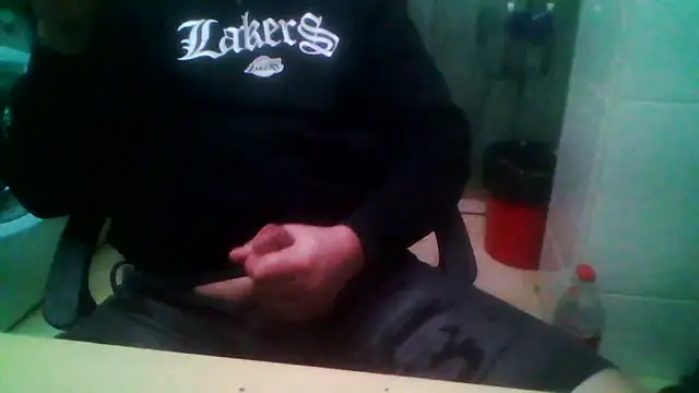 Snapshot of lobito1997 chatting on March 1, 4:36 am lobito1997 online show from March 1, 4:36 am