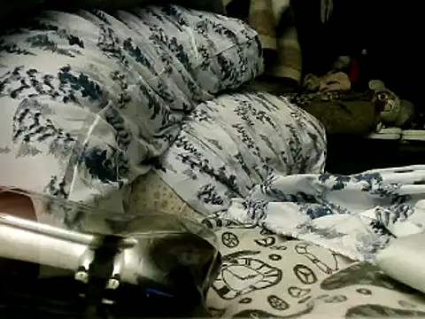 Snapshot of WHITEDAROSE chatting on February 4, 12:19 am WHITEDAROSE online show from February 4, 12:19 am