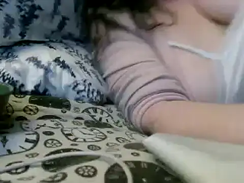 Snapshot of WHITEDAROSE chatting on February 6, 9:28 pm WHITEDAROSE online show from February 6, 9:28 pm