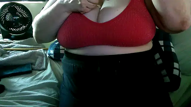 Snapshot of WHITEDAROSE chatting on October 2, 9:33 pm WHITEDAROSE online show from October 2, 9:33 pm