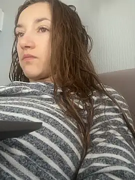 KateRedgar online show from April 4, 6:11 am