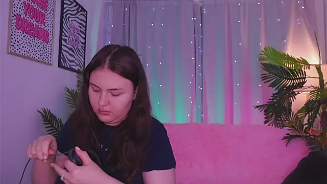 Mia  Peach online show from March 12, 10:39 pm