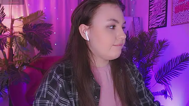 Mia  Peach online show from March 18, 10:58 pm