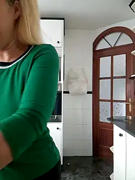 Snapshot of lamorbosa37 chatting on December 13, 12:50 pm lamorbosa37 online show from December 13, 12:50 pm