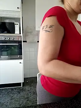 Snapshot of lamorbosa37 chatting on December 18, 12:29 pm lamorbosa37 online show from December 18, 12:29 pm