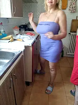 Snapshot of lamorbosa37 chatting on July 14, 12:33 pm lamorbosa37 online show from July 14, 12:33 pm
