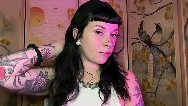 Snapshot of Marcelinegoddess chatting on May 1, 3:33 am Marcelinegoddess online show from May 1, 3:33 am