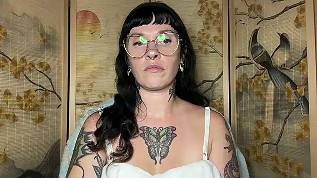 Snapshot of Marcelinegoddess chatting on July 19, 4:16 am Marcelinegoddess online show from July 19, 4:16 am