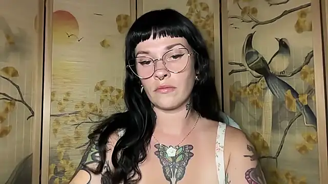 Snapshot of Marcelinegoddess chatting on July 23, 3:48 am Marcelinegoddess online show from July 23, 3:48 am