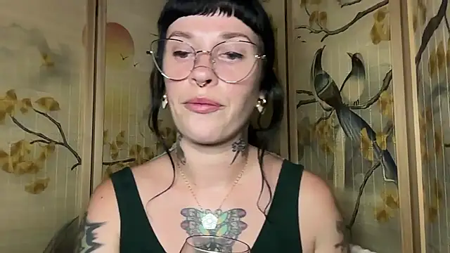 Snapshot of Marcelinegoddess chatting on July 24, 3:59 am Marcelinegoddess online show from July 24, 3:59 am