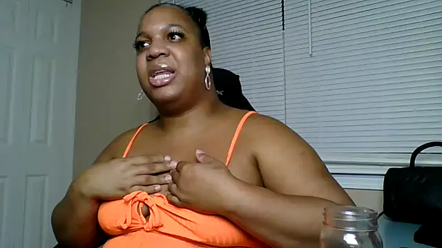 Badgirlbrittt online show from September 27, 6:18 am