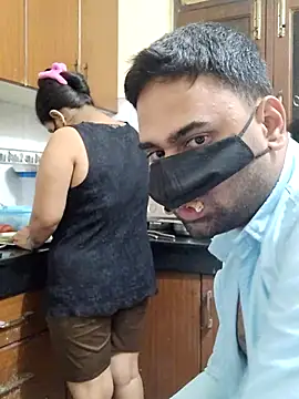 IND COUPLE1 online show from March 4, 2:21 pm