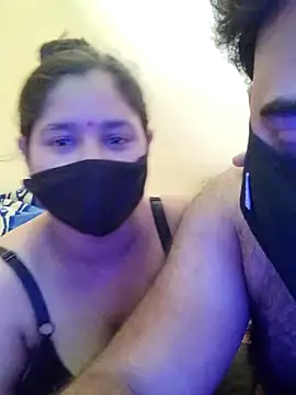 Snapshot of IND_COUPLE1 chatting on May 2, 8:41 am IND COUPLE1 online show from May 2, 8:41 am