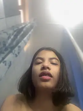 Snapshot of LiaOrtiz69 chatting on March 11, 3:02 pm LiaOrtiz69 online show from March 11, 3:02 pm