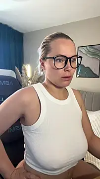 Snapshot of Charming_Daphny chatting on June 26, 5:45 am Charming Daphny online show from June 26, 5:45 am