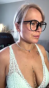 Snapshot of Charming_Daphny chatting on July 24, 7:28 am Charming Daphny online show from July 24, 7:28 am
