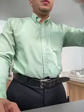 Snapshot of Juanes432 chatting on February 17, 7:31 pm Juanes432 online show from February 17, 7:31 pm