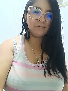 Snapshot of _Angelinaandrade_ chatting on July 16, 1:22 am Angelinaandrade online show from July 16, 1:22 am
