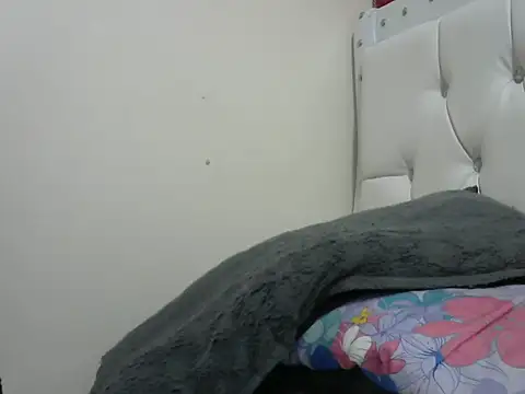 shanycute1 online show from October 14, 1:45 pm