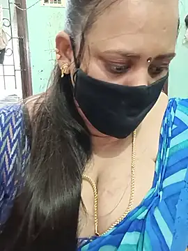 Snapshot of ashikaa_r chatting on June 15, 6:04 am ashikaa r online show from June 15, 6:04 am