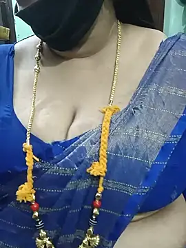 Snapshot of ashikaa_r chatting on August 1, 6:29 pm ashikaa r online show from August 1, 6:29 pm