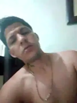 Snapshot of Alonsomadeira chatting on May 6, 12:32 pm Alonsomadeira online show from May 6, 12:32 pm