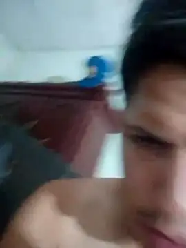 Snapshot of Alonsomadeira chatting on May 14, 1:18 pm Alonsomadeira online show from May 14, 1:18 pm