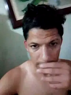 Snapshot of Alonsomadeira chatting on May 21, 1:45 am Alonsomadeira online show from May 21, 1:45 am