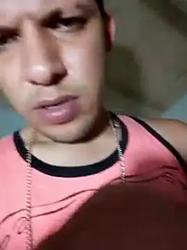 Snapshot of Alonsomadeira chatting on May 23, 7:46 am Alonsomadeira online show from May 23, 7:46 am