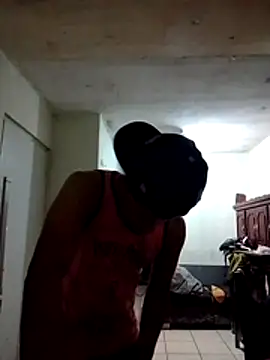 Snapshot of Alonsomadeira chatting on May 25, 4:40 am Alonsomadeira online show from May 25, 4:40 am