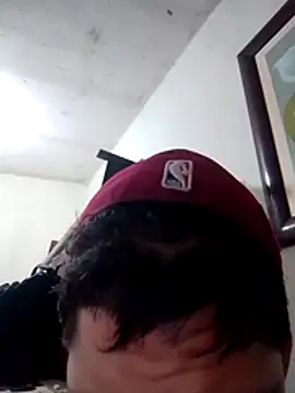 Snapshot of Alonsomadeira chatting on May 27, 1:57 am Alonsomadeira online show from May 27, 1:57 am