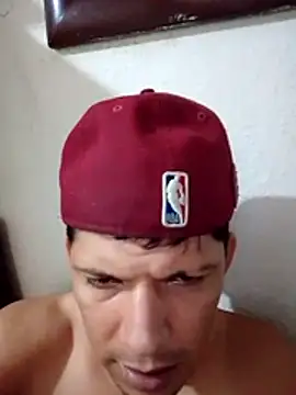 Snapshot of Alonsomadeira chatting on July 7, 12:31 pm Alonsomadeira online show from July 7, 12:31 pm