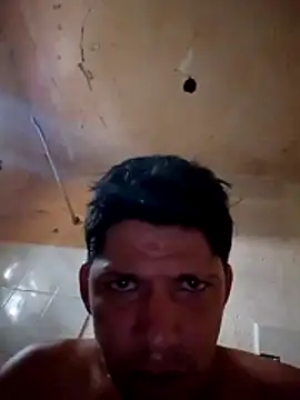 Snapshot of Alonsomadeira chatting on July 11, 12:35 am Alonsomadeira online show from July 11, 12:35 am