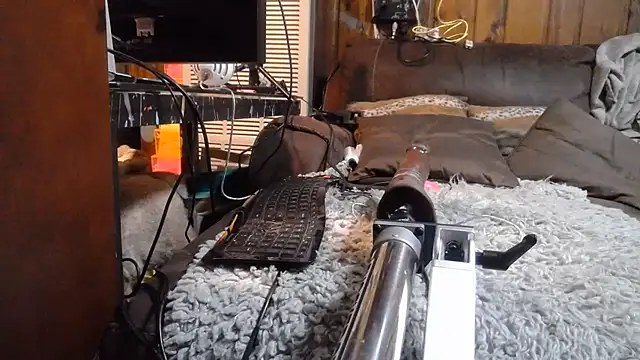 Snapshot of taboocanuck chatting on February 27, 8:42 pm taboocanuck online show from February 27, 8:42 pm