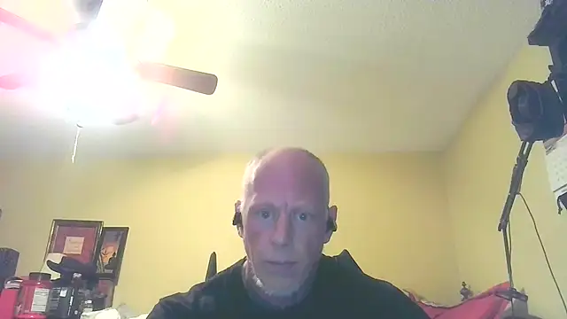 hunterbiggun007 online show from December 15, 6:34 pm