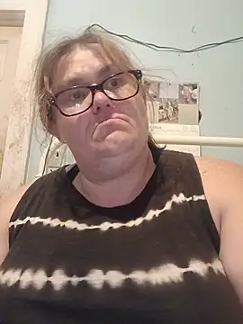 Snapshot of mcv131985 chatting on June 16, 6:21 pm mcv131985 online show from June 16, 6:21 pm