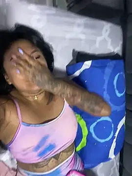 Snapshot of luisa16xxx chatting on December 20, 12:41 am luisa16xxx online show from December 20, 12:41 am