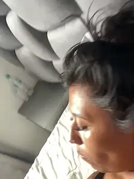 Snapshot of luisa16xxx chatting on March 16, 9:37 pm luisa16xxx online show from March 16, 9:37 pm