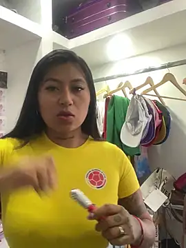 Snapshot of luisa16xxx chatting on March 20, 9:13 pm luisa16xxx online show from March 20, 9:13 pm