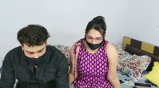 Snapshot of RupaliDixit chatting on February 4, 6:17 pm RupaliDixit online show from February 4, 6:17 pm