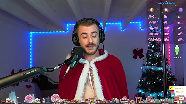 Snapshot of Mikev chatting on December 9, 7:07 pm Mikev online show from December 9, 7:07 pm