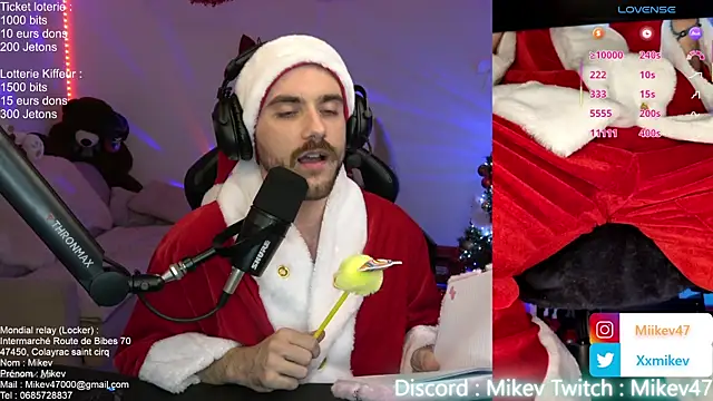 Snapshot of Mikev chatting on December 1, 7:08 pm Mikev online show from December 1, 7:08 pm