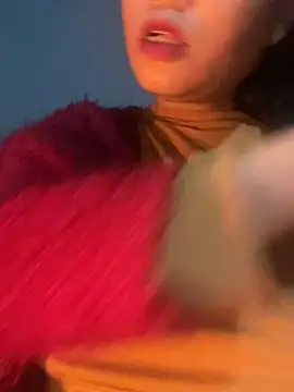 Snapshot of Laura8910 chatting on December 13, 9:57 am Laura8910 online show from December 13, 9:57 am