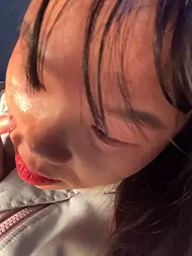 Snapshot of Laura8910 chatting on December 14, 4:42 pm Laura8910 online show from December 14, 4:42 pm