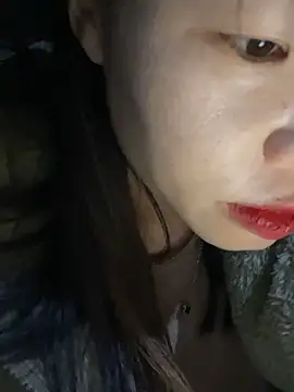 Snapshot of Laura8910 chatting on February 22, 11:02 am Laura8910 online show from February 22, 11:02 am