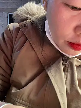 Snapshot of Laura8910 chatting on March 8, 4:01 am Laura8910 online show from March 8, 4:01 am