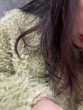 Snapshot of Laura8910 chatting on March 11, 12:44 am Laura8910 online show from March 11, 12:44 am