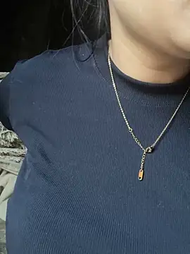 Snapshot of Laura8910 chatting on March 11, 10:40 am Laura8910 online show from March 11, 10:40 am