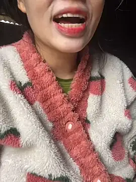 Snapshot of Laura8910 chatting on March 16, 6:20 am Laura8910 online show from March 16, 6:20 am